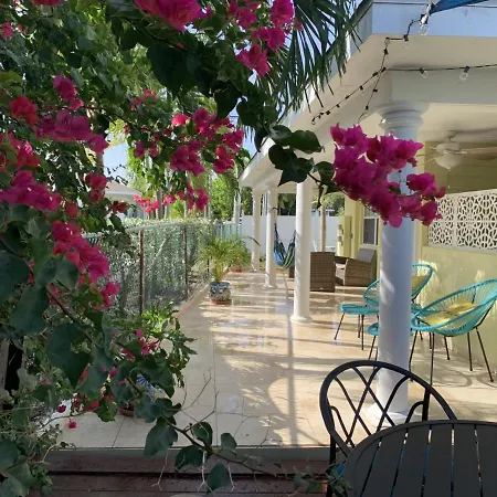 The Diver'S Inn Grand Cayman